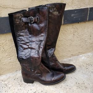 Born brown leather boot